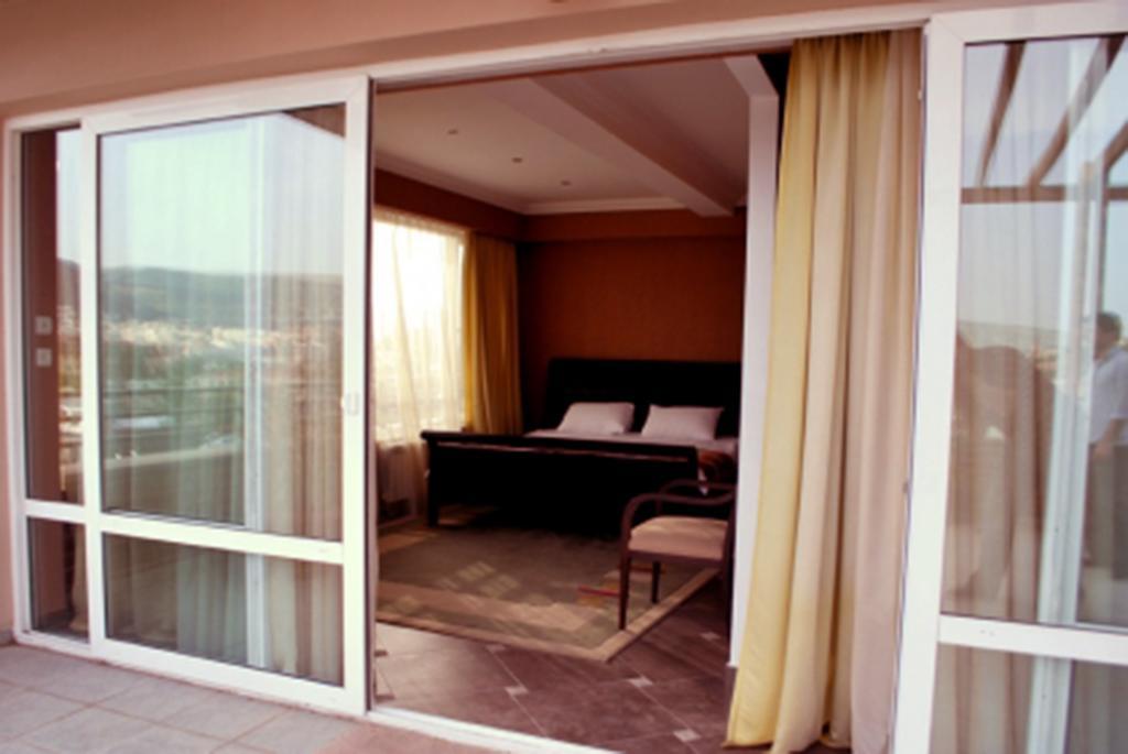 טביליסי Prestige Palace - Esquisse Hotel חדר תמונה