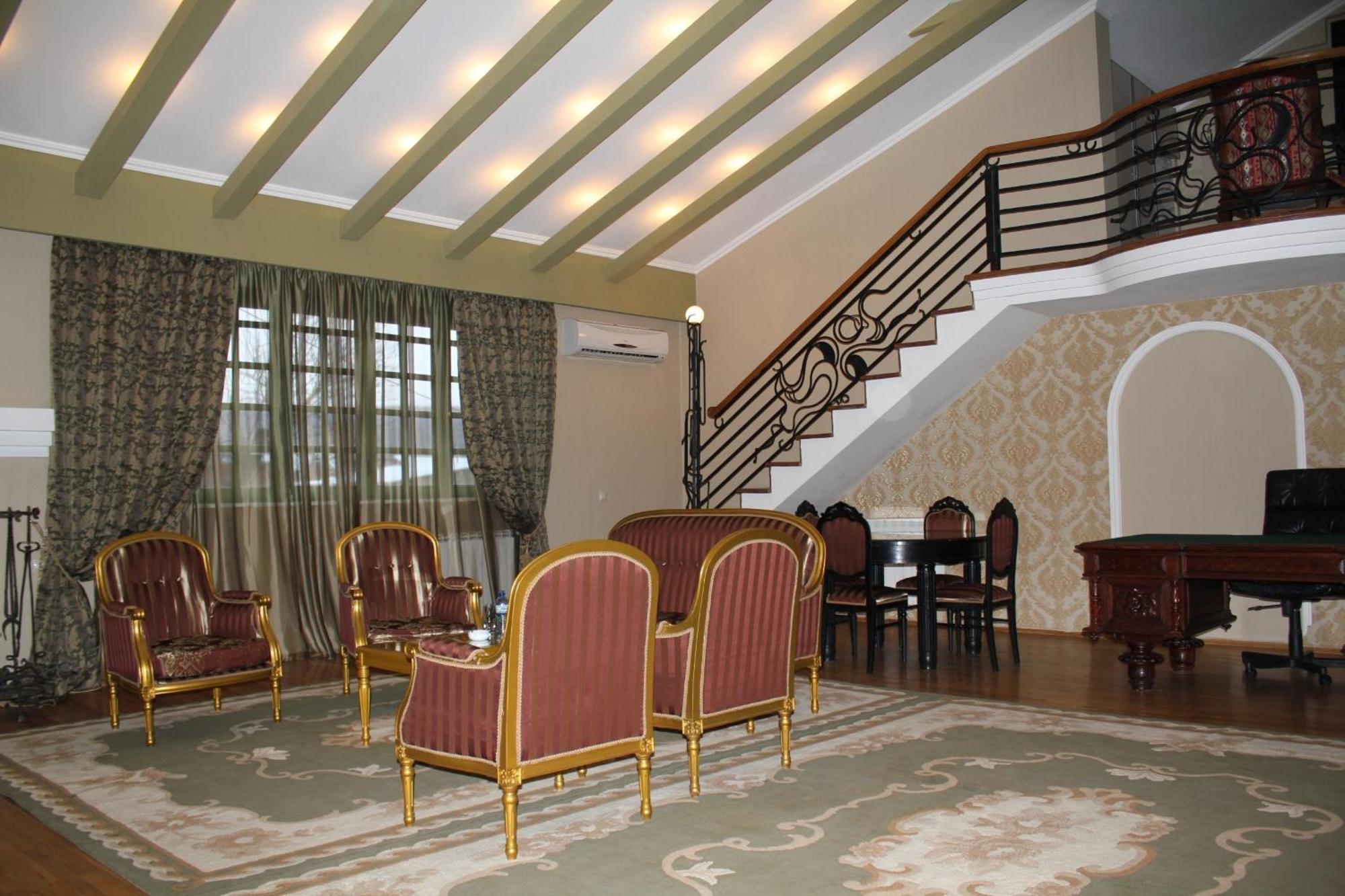 טביליסי Prestige Palace - Esquisse Hotel חדר תמונה