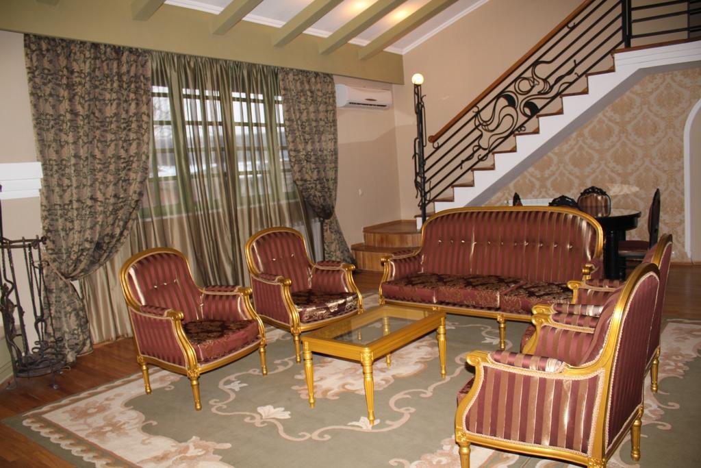 טביליסי Prestige Palace - Esquisse Hotel חדר תמונה